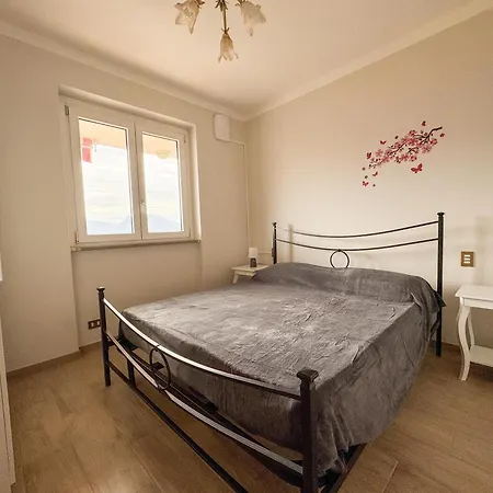 Casa In Posizione Panoramica D'iseo *
